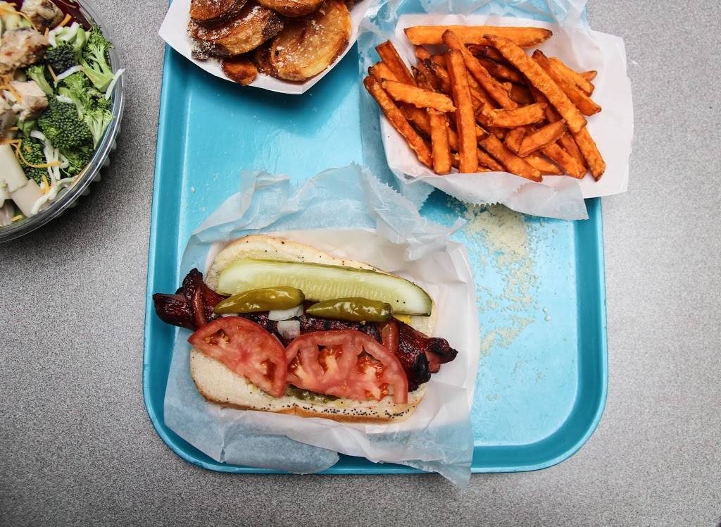 Michaels Chicago-Style Red Hots | meal takeaway | 1879 2nd St, Highland Park, IL 60035, USA | 8474323338 OR +1 847-432-3338