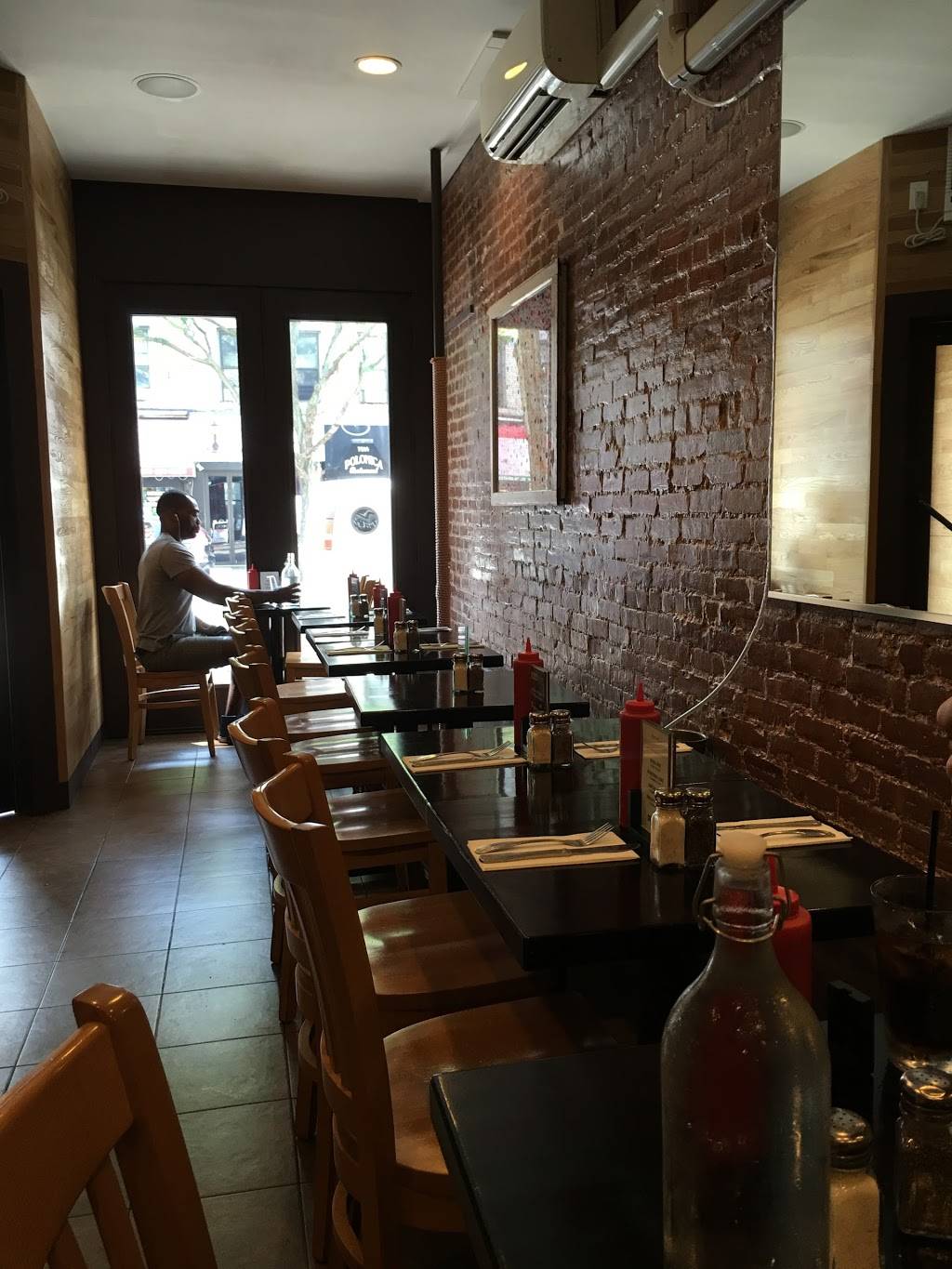 The Burger Bistro | restaurant | 7217 3rd Ave, Brooklyn, NY 11209, USA | 7188335833 OR +1 718-833-5833