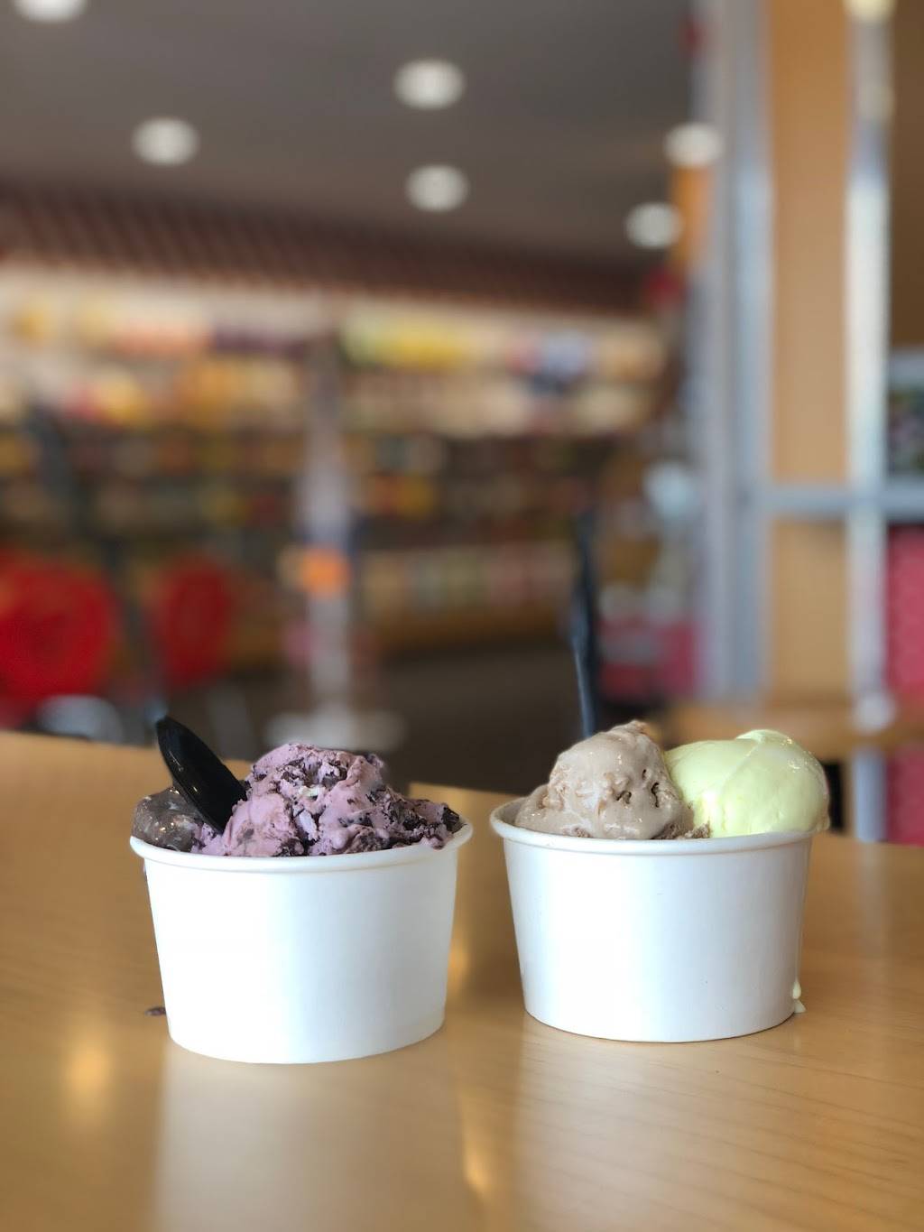 Millie Dindots | restaurant | 4792 E Main St, Millersburg, OH 44654, USA | 8333463687 OR +1 833-346-3687