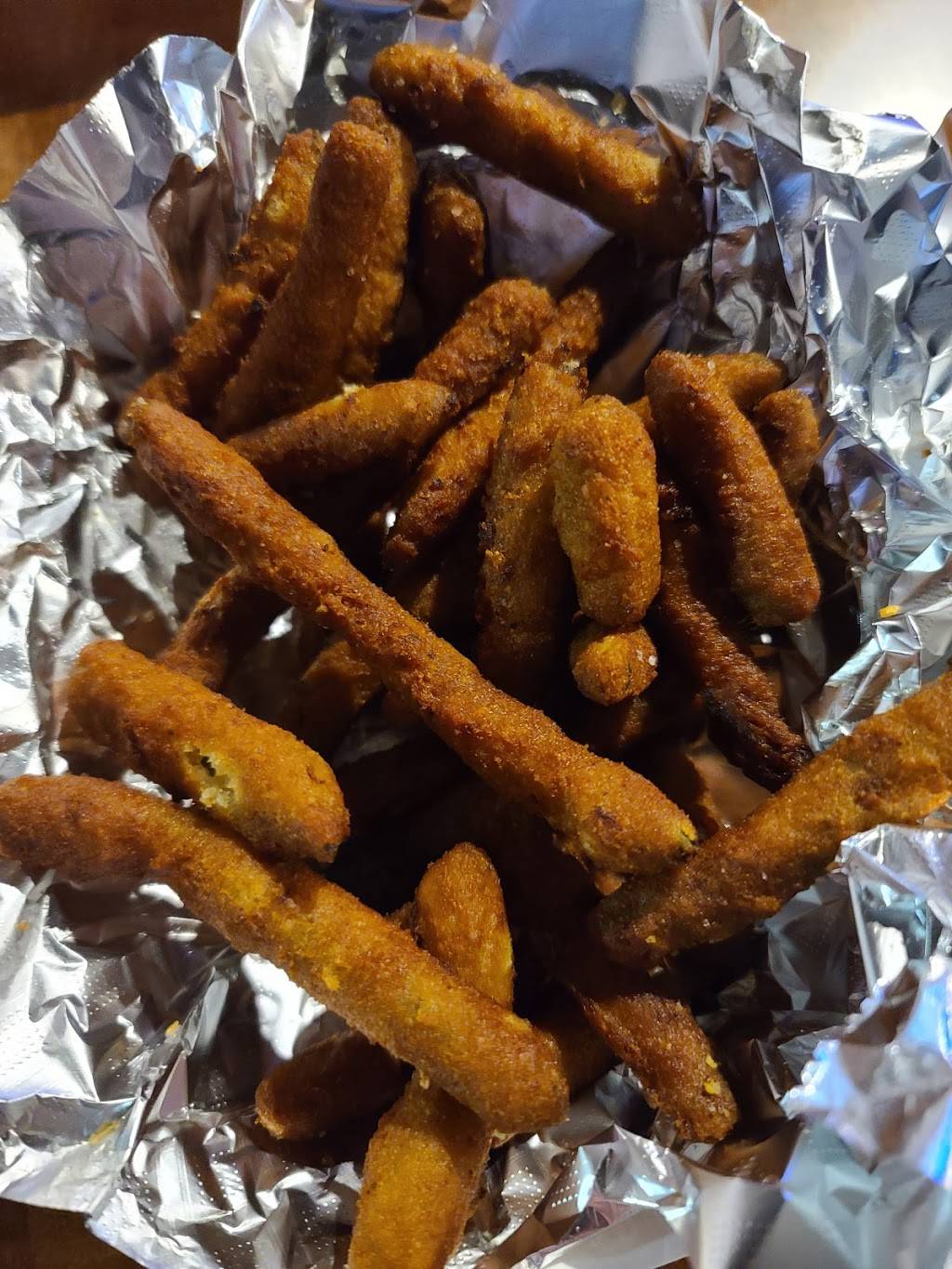 Fairleys Wings & More | restaurant | 631 Main St, Hattiesburg, MS 39401, USA | 6013369352 OR +1 601-336-9352