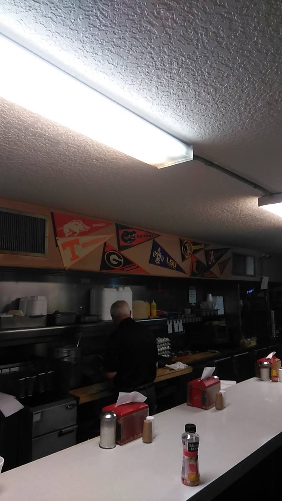 Edgewood Sandwich Shop | meal takeaway | 3562 Broadway Ave, Jacksonville, FL 32254, USA | 9043894646 OR +1 904-389-4646