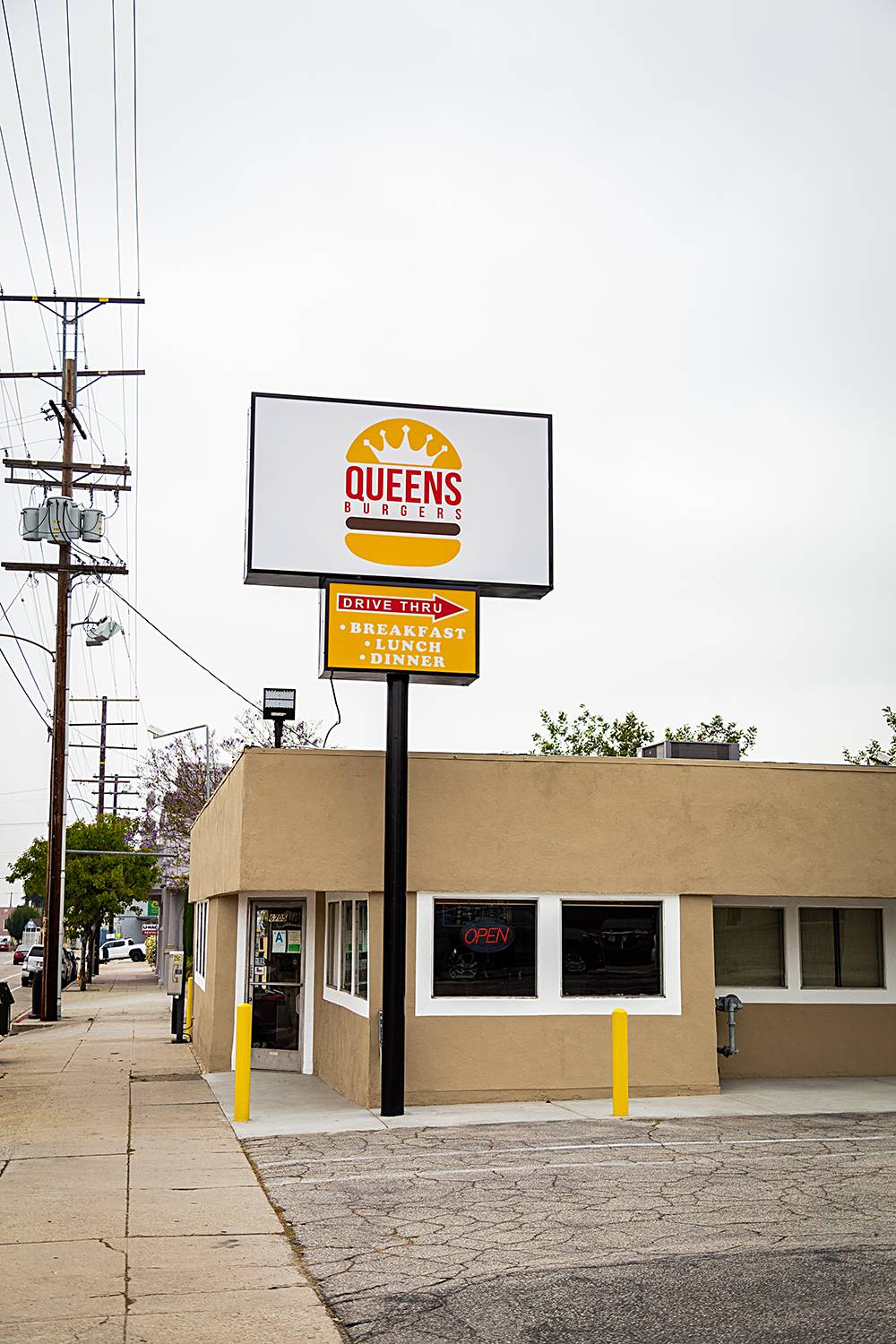 Queens Burgers - Tujunga | restaurant | 6705 Foothill Blvd, Tujunga, CA 91042, USA | 8183532495 OR +1 818-353-2495