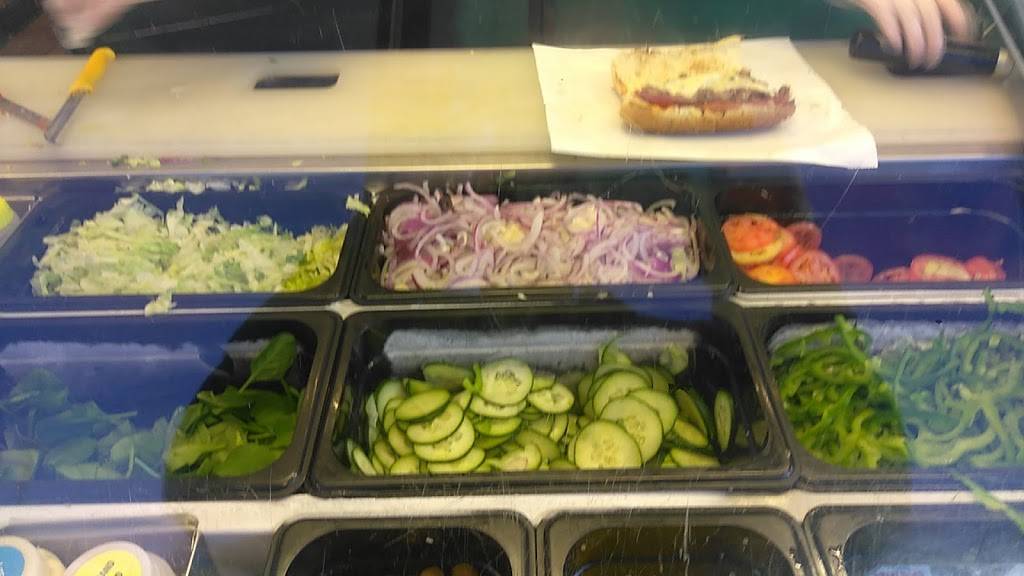 Subway | restaurant | 3302 W 16th St, Indianapolis, IN 46222, USA | 3176370303 OR +1 317-637-0303