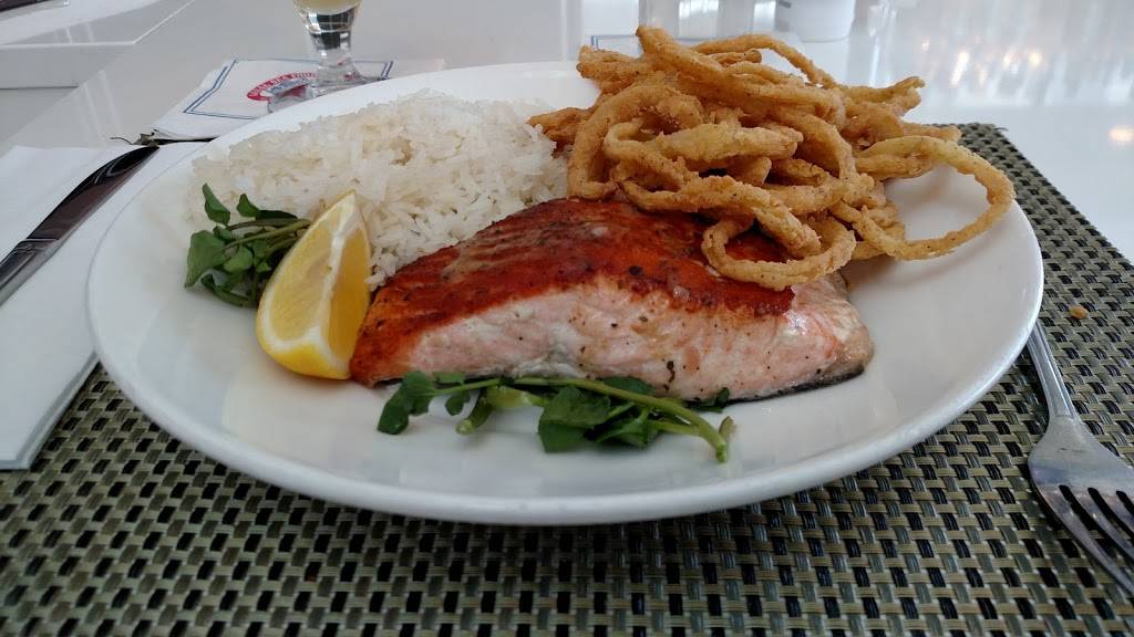 Legal Sea Foods | restaurant | 1 Harborside Drive, Logan Airport Terminal B, Boston, MA 02128, USA | 6175682811 OR +1 617-568-2811