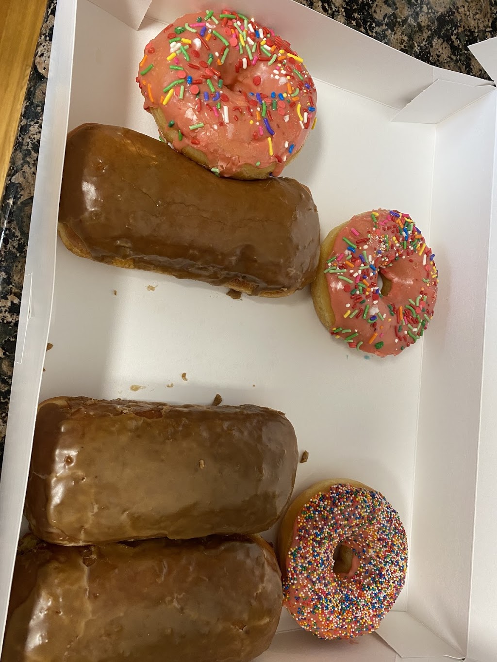 Jelly Doughnuts & Kolaches | restaurant | 8010 Airport Blvd #105, Mobile, AL 36608, USA | 2513075884 OR +1 251-307-5884