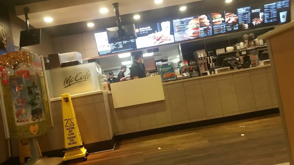 McDonalds | cafe | 2002 W Stewart Ave, Wausau, WI 54401, USA | 7158458070 OR +1 715-845-8070