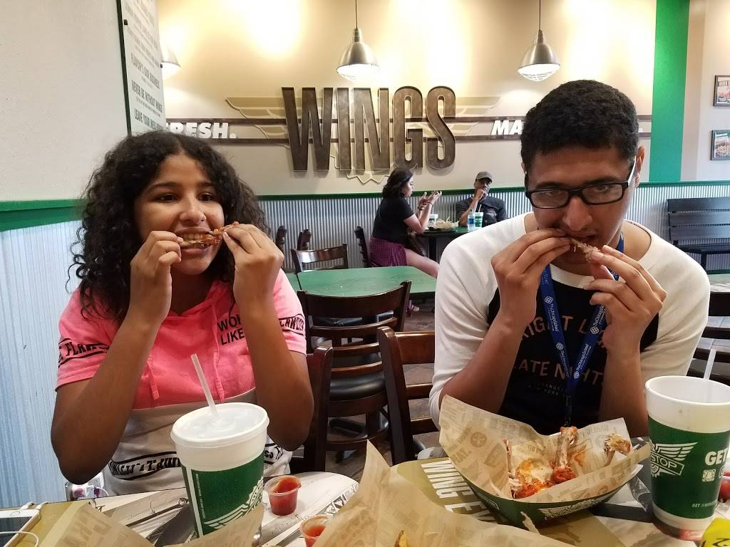 Dunkin Donuts | cafe | 500 West Roosevelt Road #8, Chicago, IL 60607, USA | 3127650199 OR +1 312-765-0199