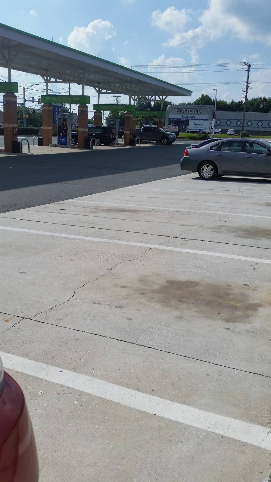 Royal Farms | meal takeaway | 1601 E Churchville Rd, Bel Air, MD 21014, USA | 4104206805 OR +1 410-420-6805