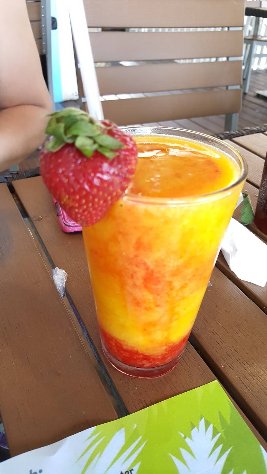 Saltys Island Bar & Grille | restaurant | 437 S Gulfview Blvd, Clearwater Beach, FL 33767, USA | 7272168085 OR +1 727-216-8085