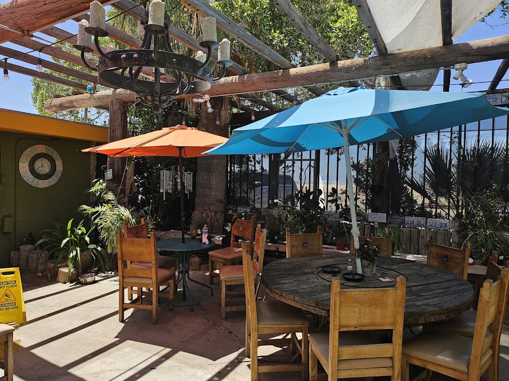 SKI INN | restaurant | 9596 Avenue A, Bombay Beach, Niland, CA 92257, USA | 7603541285 OR +1 760-354-1285