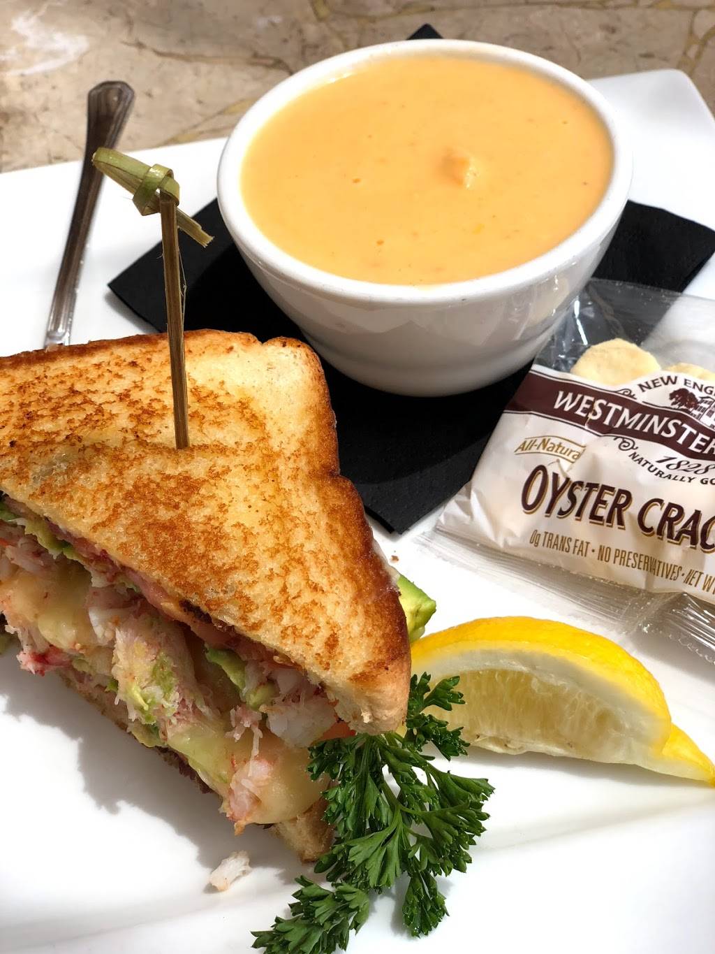 Fishermans Landing Bar & Grill | restaurant | 74855 Country Club Dr, Palm Desert, CA 92260, USA | 7604236079 OR +1 760-423-6079