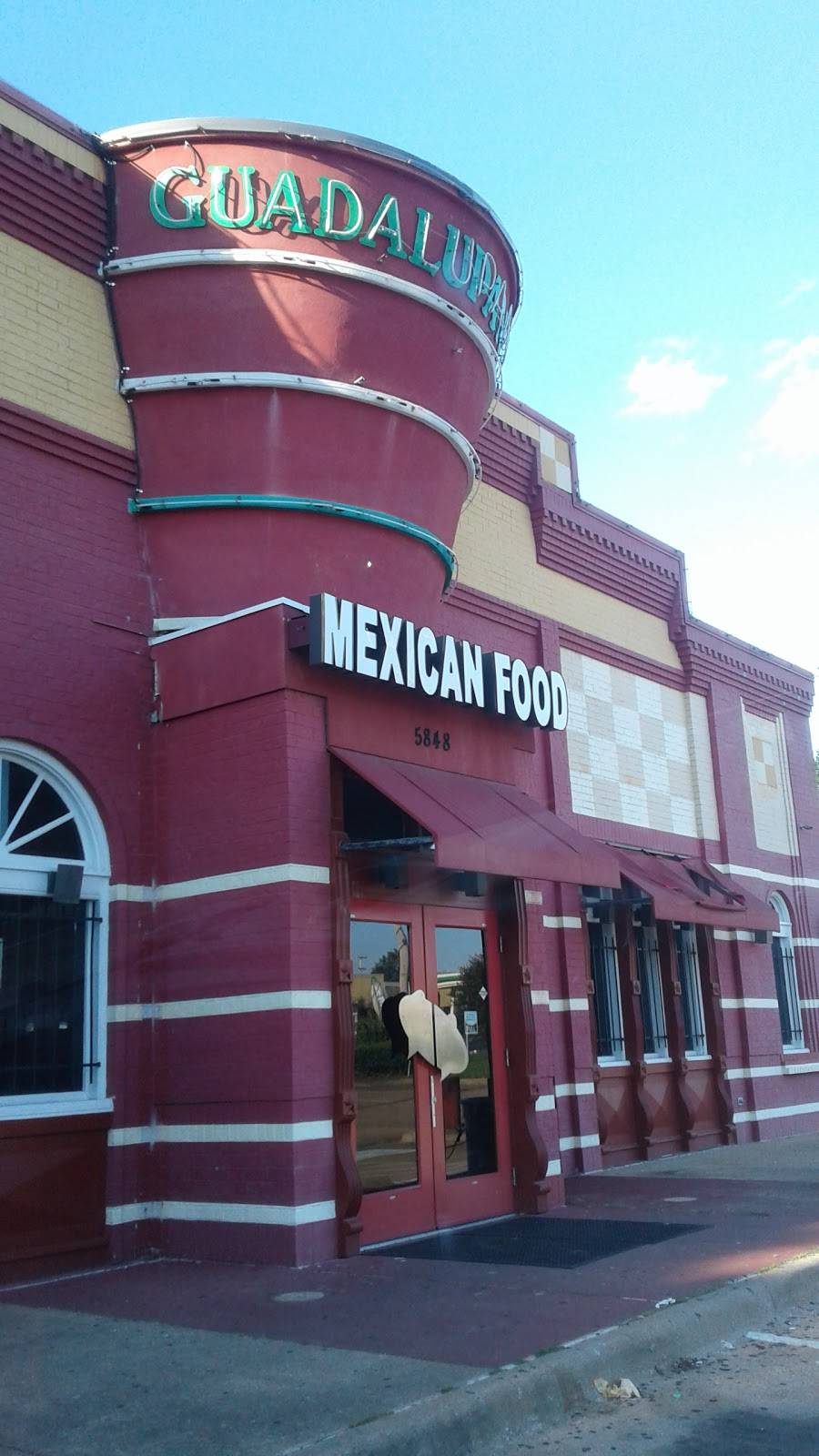 El Gallito Bar & Grill | night club | 5848 Winchester Rd #3802, Memphis, TN 38115, USA | 9013654992 OR +1 901-365-4992