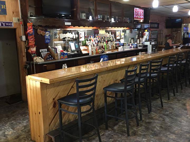 Booties Main Tap | restaurant | 411 Main St, Pecatonica, IL 61063, USA | 8152392126 OR +1 815-239-2126