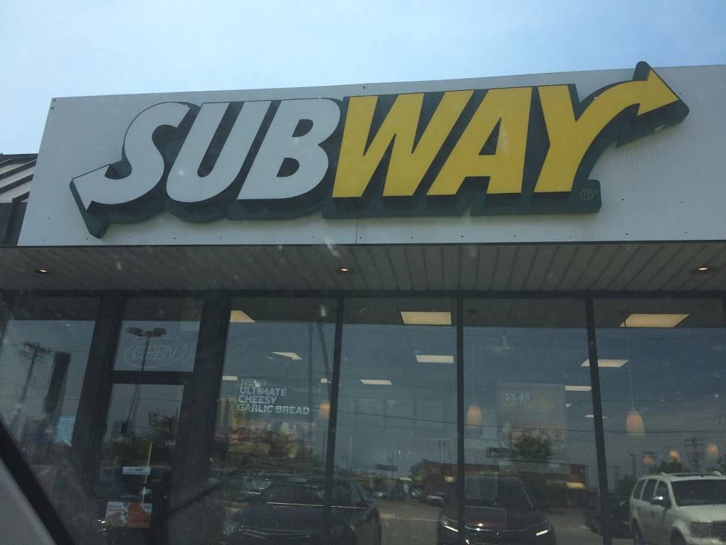 Subway | restaurant | 145 E Pershing Rd, Decatur, IL 62526, USA | 2178750885 OR +1 217-875-0885