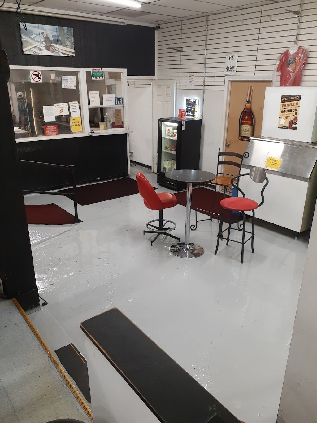 Shotz Grill & Grocery | restaurant | 2900 E 27th St, Kansas City, MO 64127, USA | 8163267766 OR +1 816-326-7766