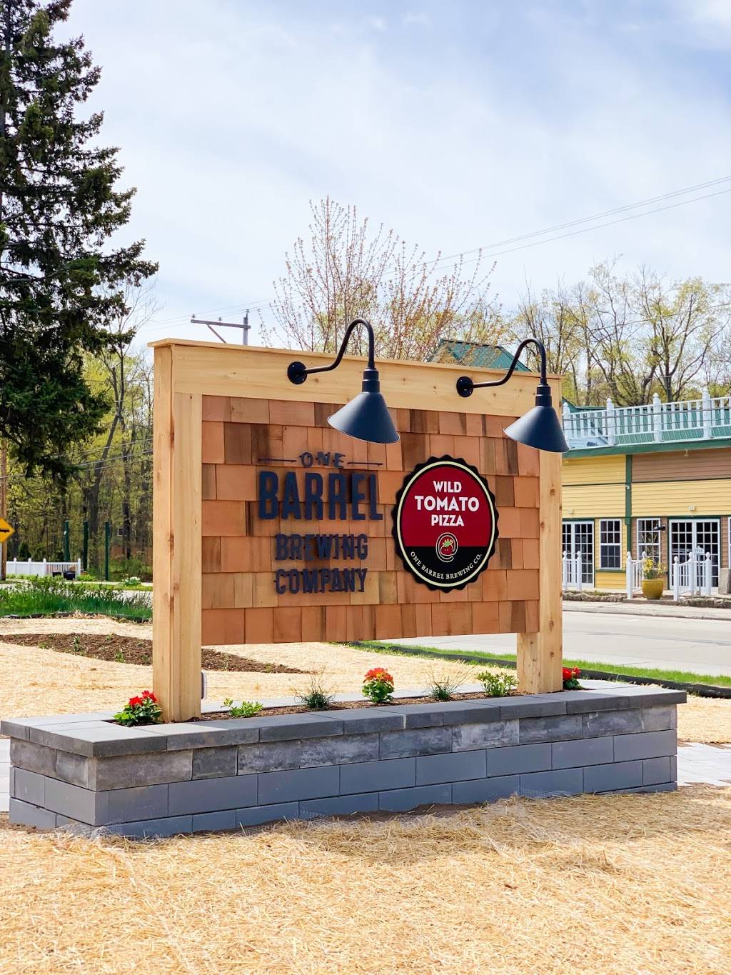 Wild Tomato Pizza @ One Barrel Brewing | meal takeaway | 4633 Market St, Egg Harbor, WI 54209, USA | 9208689453 OR +1 920-868-9453