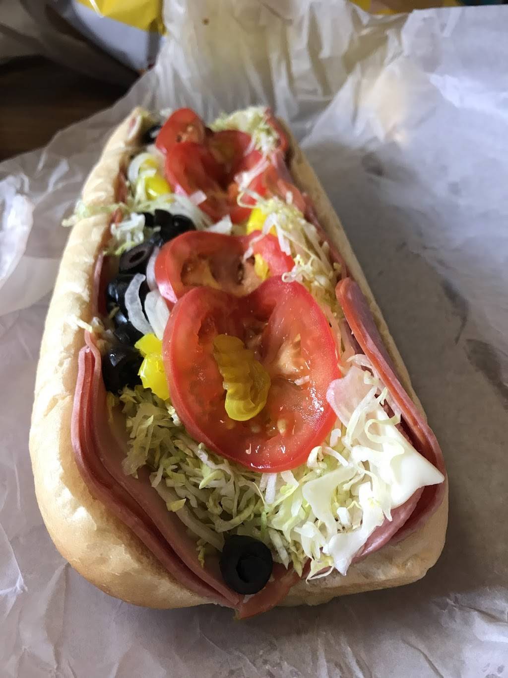 La Penguina Deli | restaurant | 4838 Greenfield Rd, Dearborn, MI 48126, USA | 3139456633 OR +1 313-945-6633