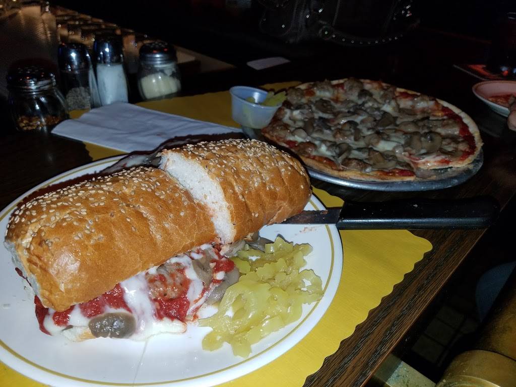 Franciscos Pizza | restaurant | Milwaukee, WI 53207, USA | 4147699999 OR +1 414-769-9999