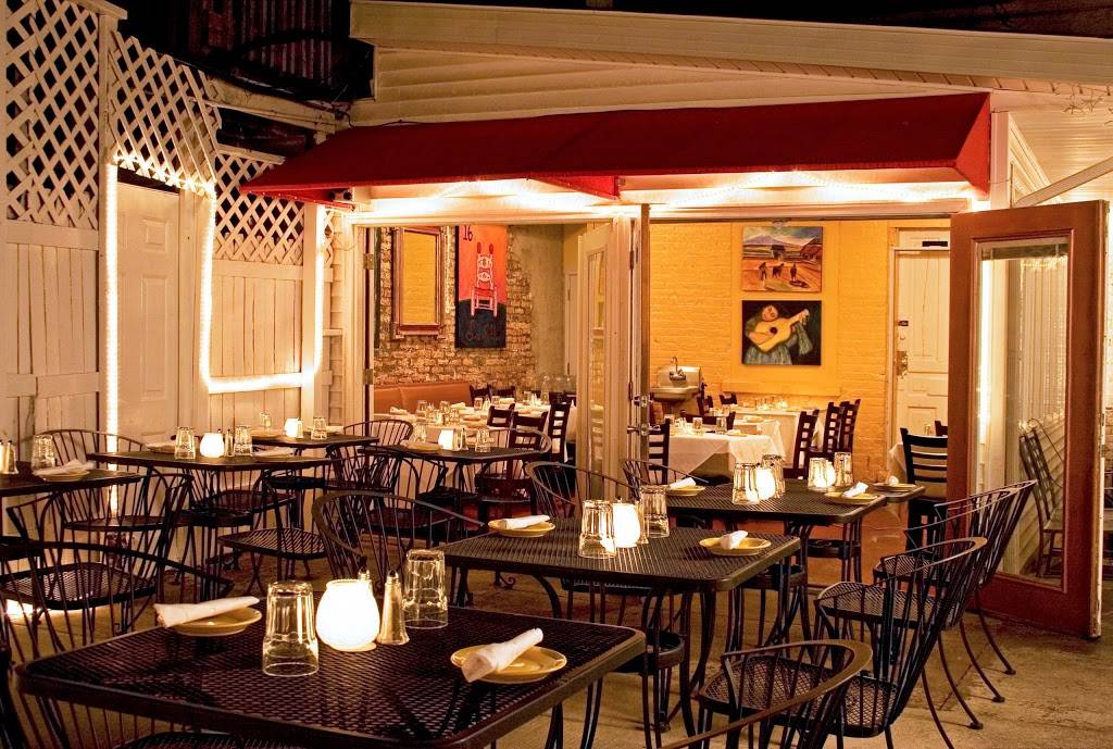 El Nuevo Mexicano Restaurant | restaurant | 2914 N Clark St, Chicago, IL 60657, USA | 7735282131 OR +1 773-528-2131