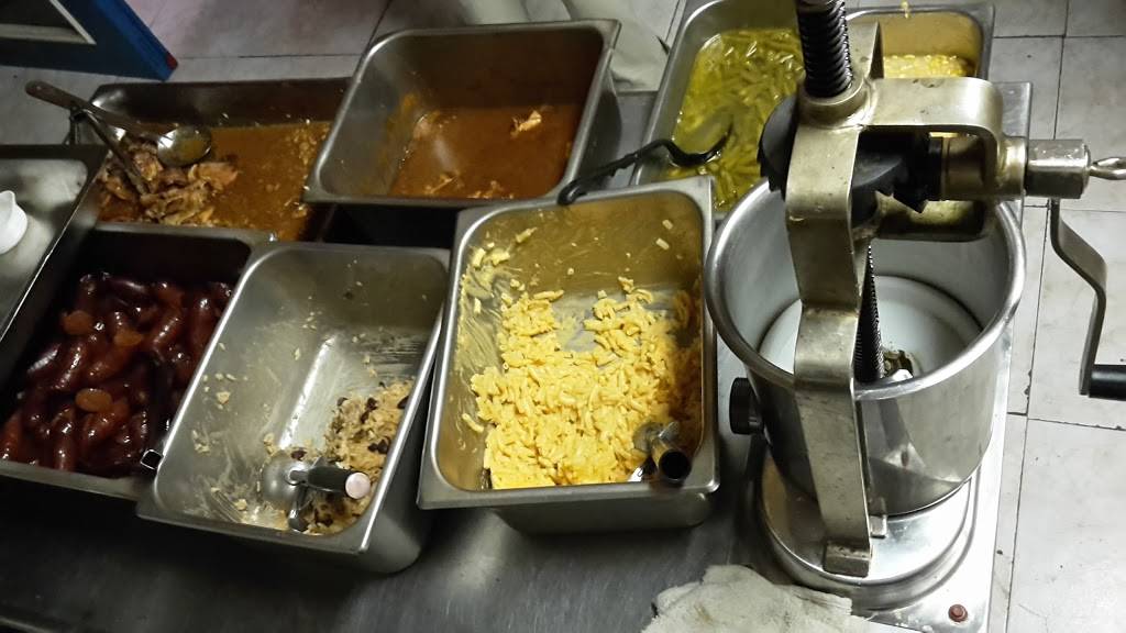 Jaws Bar-B-Que | restaurant | 1448 Rev. Raymond Scott Ave, Port Arthur, TX 77640, USA | 4099856601 OR +1 409-985-6601