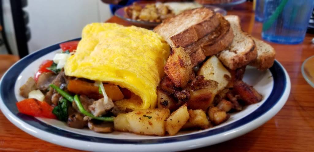 Blueberries | restaurant | 4 Bowdoin Mill Island, Topsham, ME 04086, USA | 2077255100 OR +1 207-725-5100