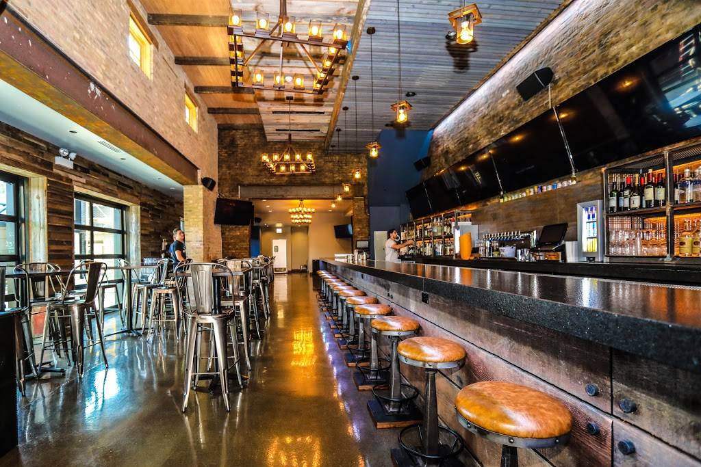 Rizzos Bar & Inn | restaurant | 3658 N Clark St, Chicago, IL 60613, USA | 7737998161 OR +1 773-799-8161