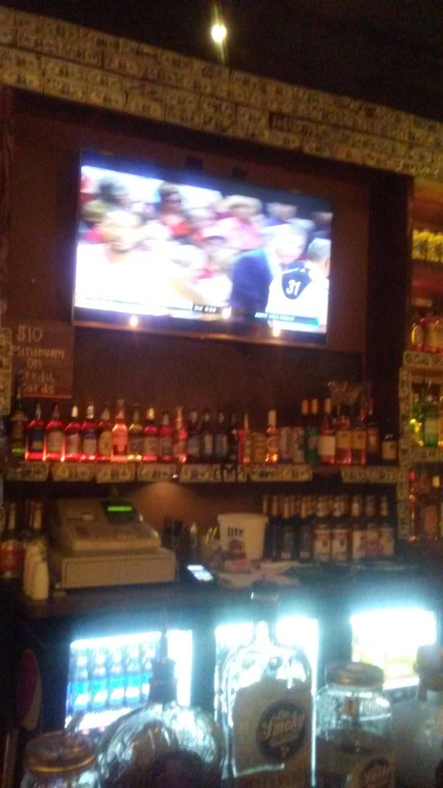 Moonshiners Grill & Still | restaurant | 108 Juniper Cir, Brunswick, GA 31520, USA | 9122892999 OR +1 912-289-2999