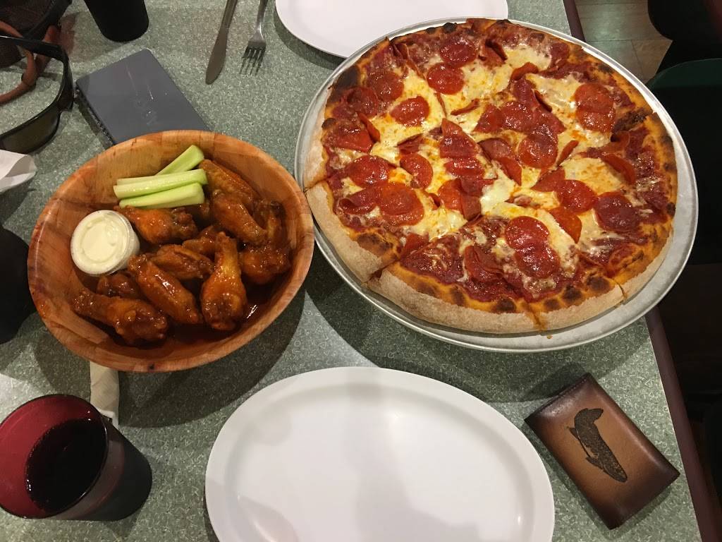 Daffies Pizza | restaurant | 26 North St, Caledonia, NY 14423, USA | 5855384360 OR +1 585-538-4360