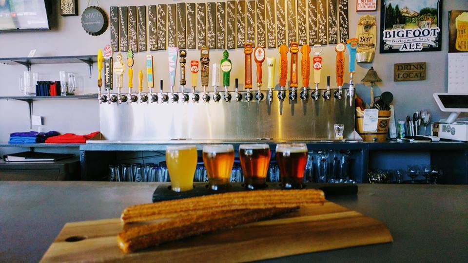 The Pint Size Pub | restaurant | 110 S 5th St, Leesburg, FL 34748, USA | 3524600383 OR +1 352-460-0383