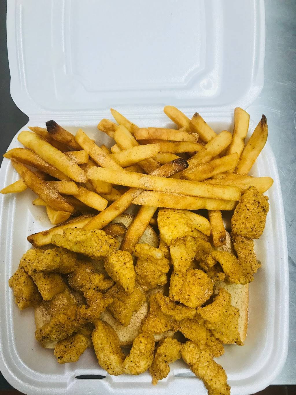 Mr. Thursdays | restaurant | 6304 Vine St, Cincinnati, OH 45216, USA | 5135104445 OR +1 513-510-4445