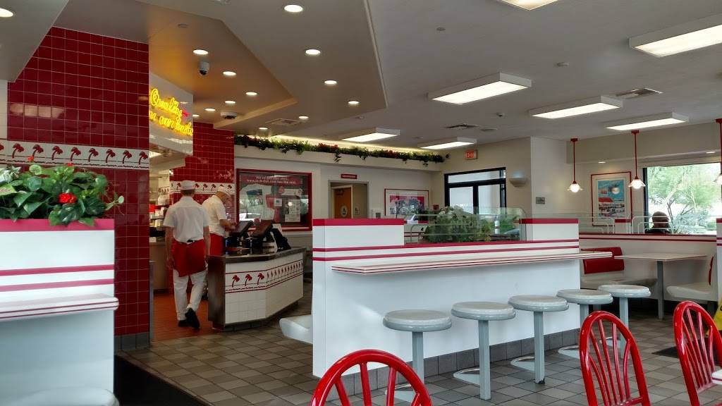In-N-Out Burger | restaurant | 11545 N Oracle Rd, Oro Valley, AZ 85755, USA | 8007861000 OR +1 800-786-1000