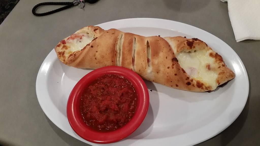 Pinos Pizza Italian Restaurant | restaurant | 618 Westover Dr, Danville, VA 24541, USA | 4347927466 OR +1 434-792-7466