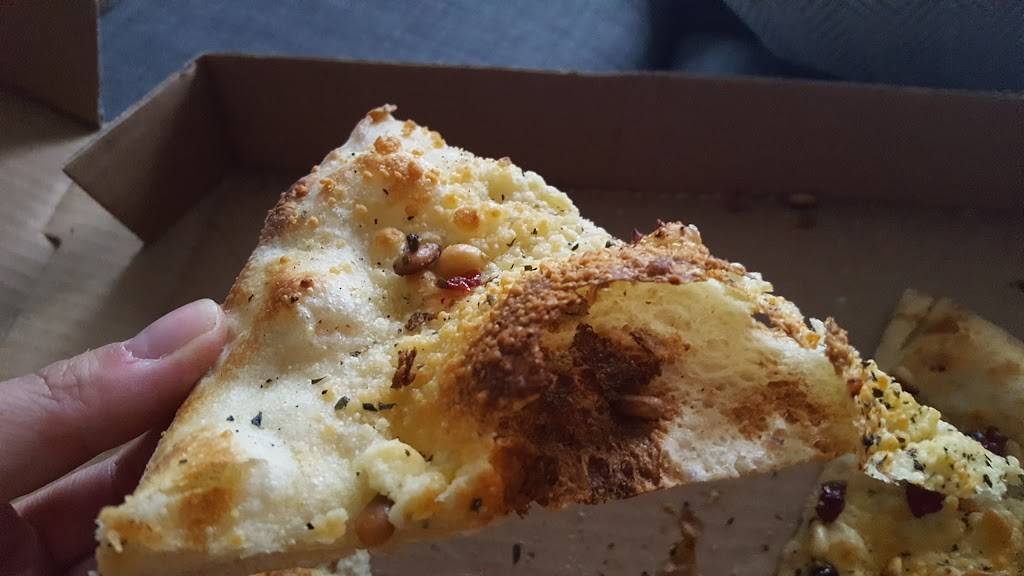 Basil Docs PIZZA & BISTRO | restaurant | 330 Holly St, Denver, CO 80220, USA | 3033225832 OR +1 303-322-5832