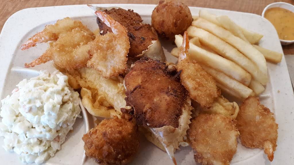 Captain Ds | restaurant | 5001 Oak St Rd, Chattanooga, TN 37416, USA | 4238923896 OR +1 423-892-3896