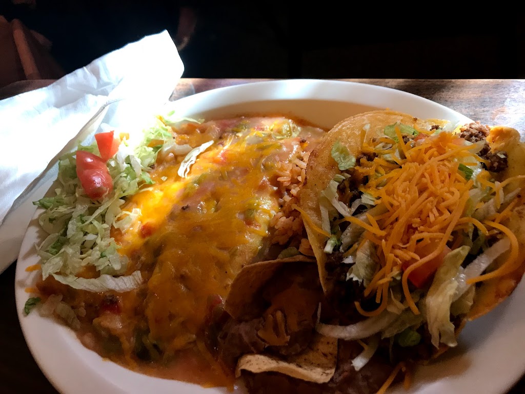 El Camino Restaurant | restaurant | 277 White Mountain Dr, St Johns, AZ 85936, USA | 9283374700 OR +1 928-337-4700