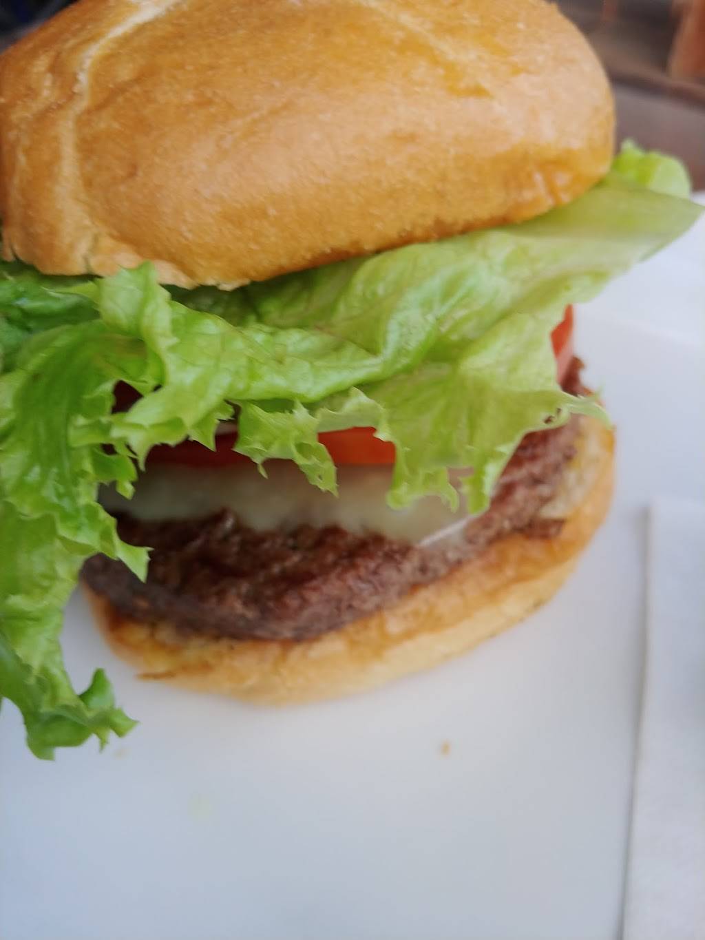 Bullseye Pub | restaurant | 4835 SW Pomona St, Portland, OR 97219, USA | 5034777194 OR +1 503-477-7194