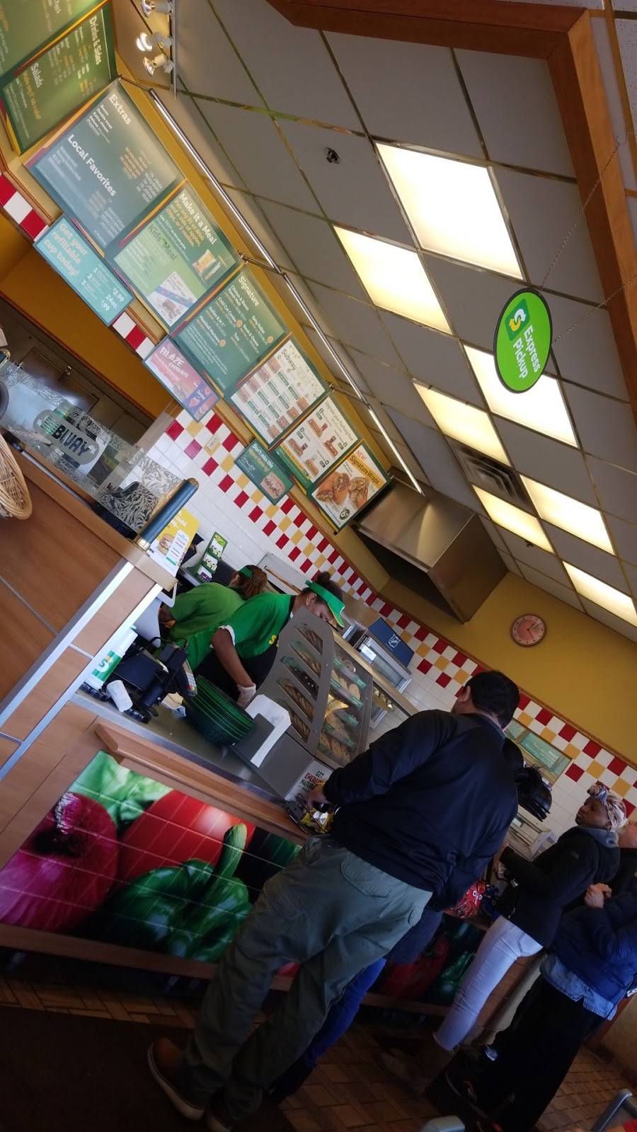 Subway | restaurant | 4080 W Broadway Ave, Robbinsdale, MN 55422, USA | 7635330966 OR +1 763-533-0966