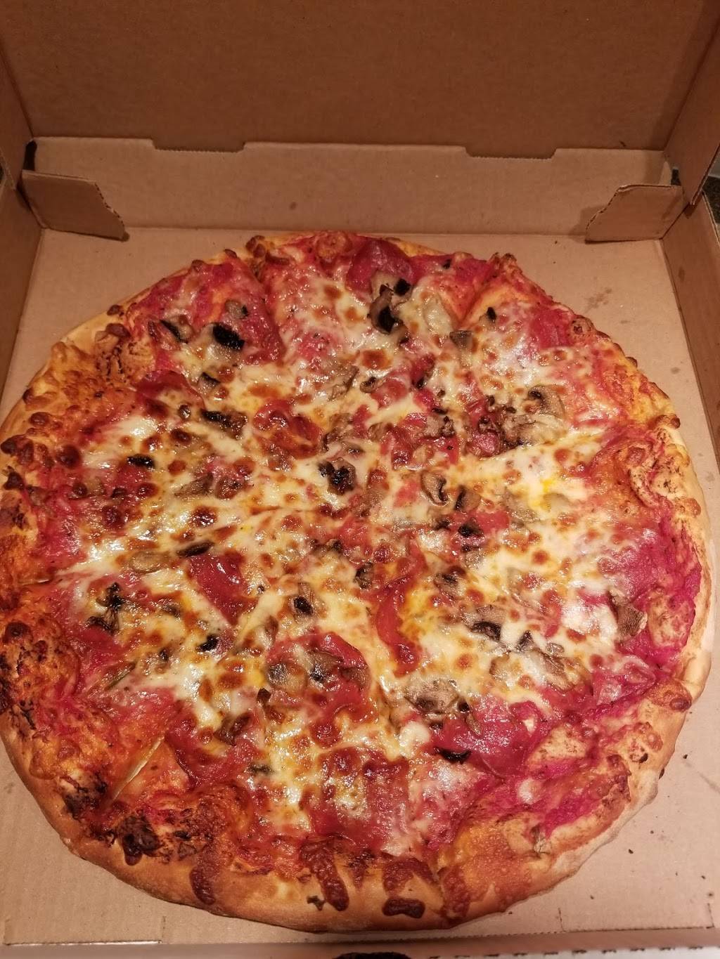 Charlie Macs Pizzeria | restaurant | 17 E Main St, Warner, NH 03278, USA | 6034562828 OR +1 603-456-2828