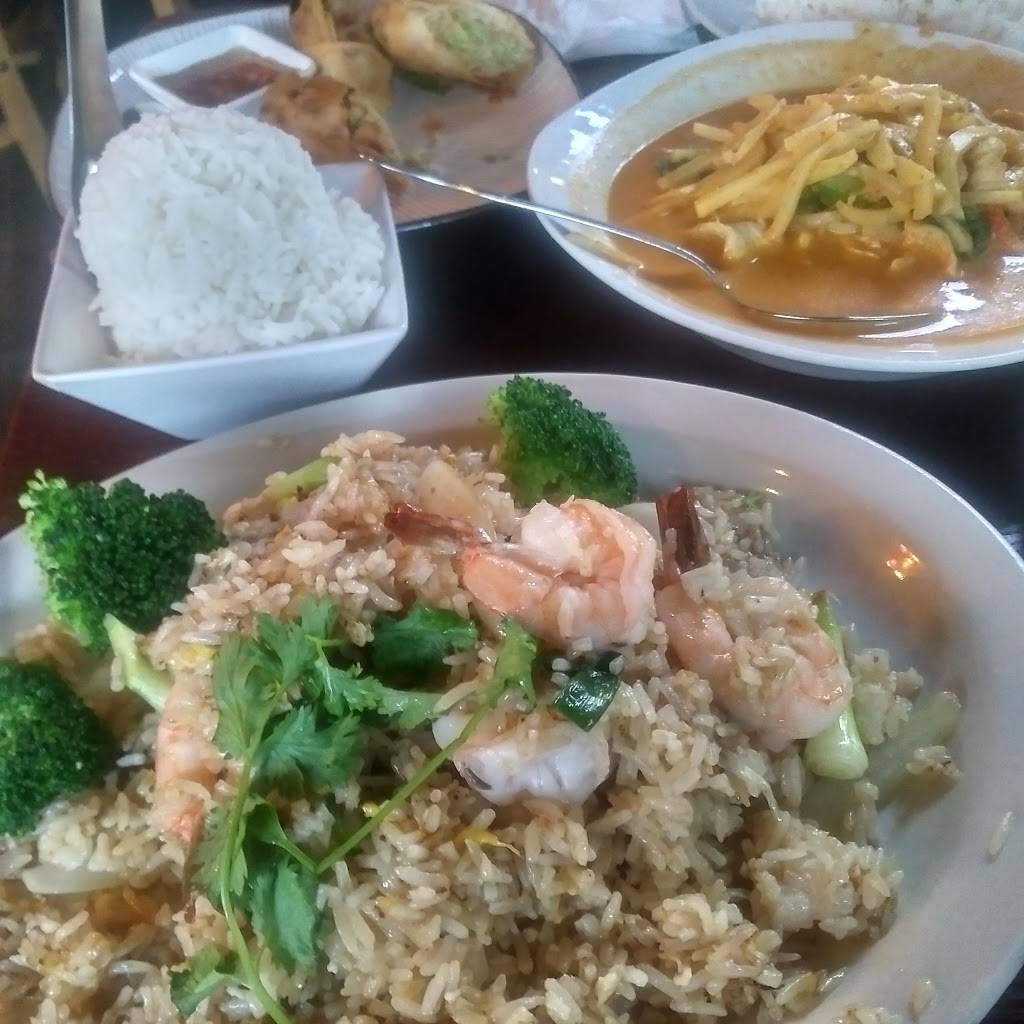 Kinnaree Thai Cuisine | restaurant | 3311 W McGraw St, Seattle, WA 98199, USA | 2062854460 OR +1 206-285-4460