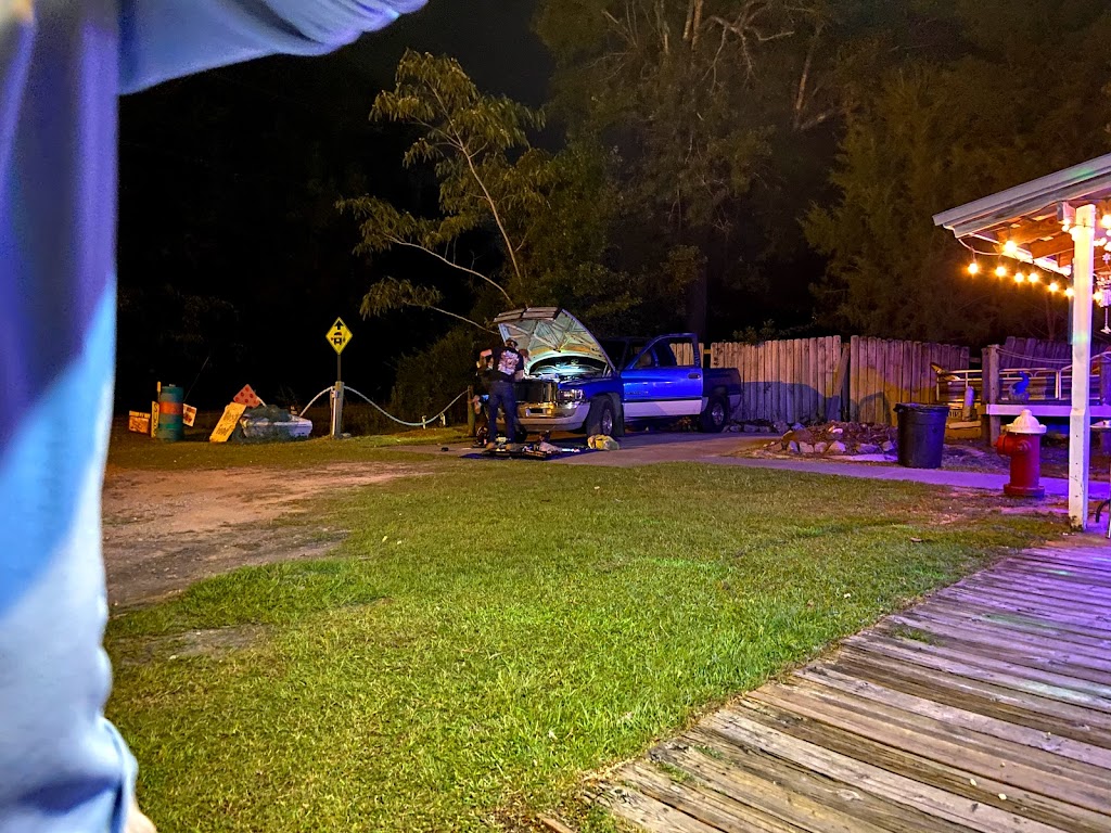 B Dubbs | restaurant | 4848 Ward Basin Rd, Milton, FL 32583, USA | 8506267534 OR +1 850-626-7534