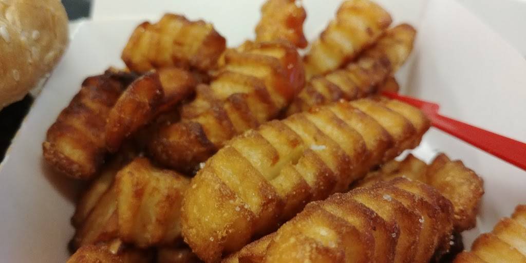 Nathans Famous | restaurant | 3710 Route 9 #2214, Freehold, NJ 07728, USA | 7324318550 OR +1 732-431-8550