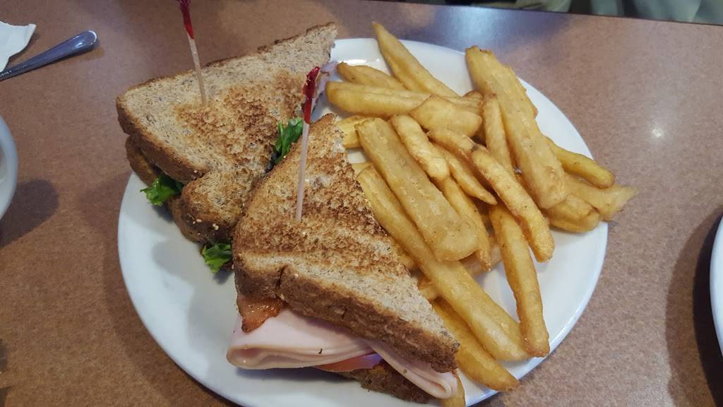 Dennys | restaurant | 75 Consumers Dr, Whitby, ON L1N 9S2, Canada | 9056656575 OR +1 905-665-6575