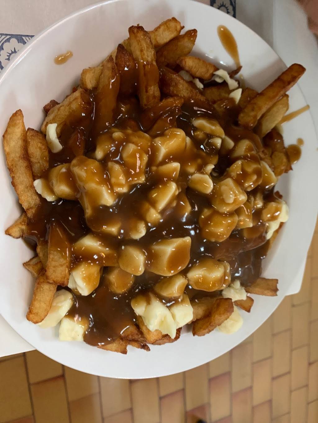 Chez Pierrot Le Roi du Sous-marin | restaurant | 450 Boulevard des Seigneurs, Terrebonne, QC J6W 1T3, Canada | 4504717452 OR +1 450-471-7452