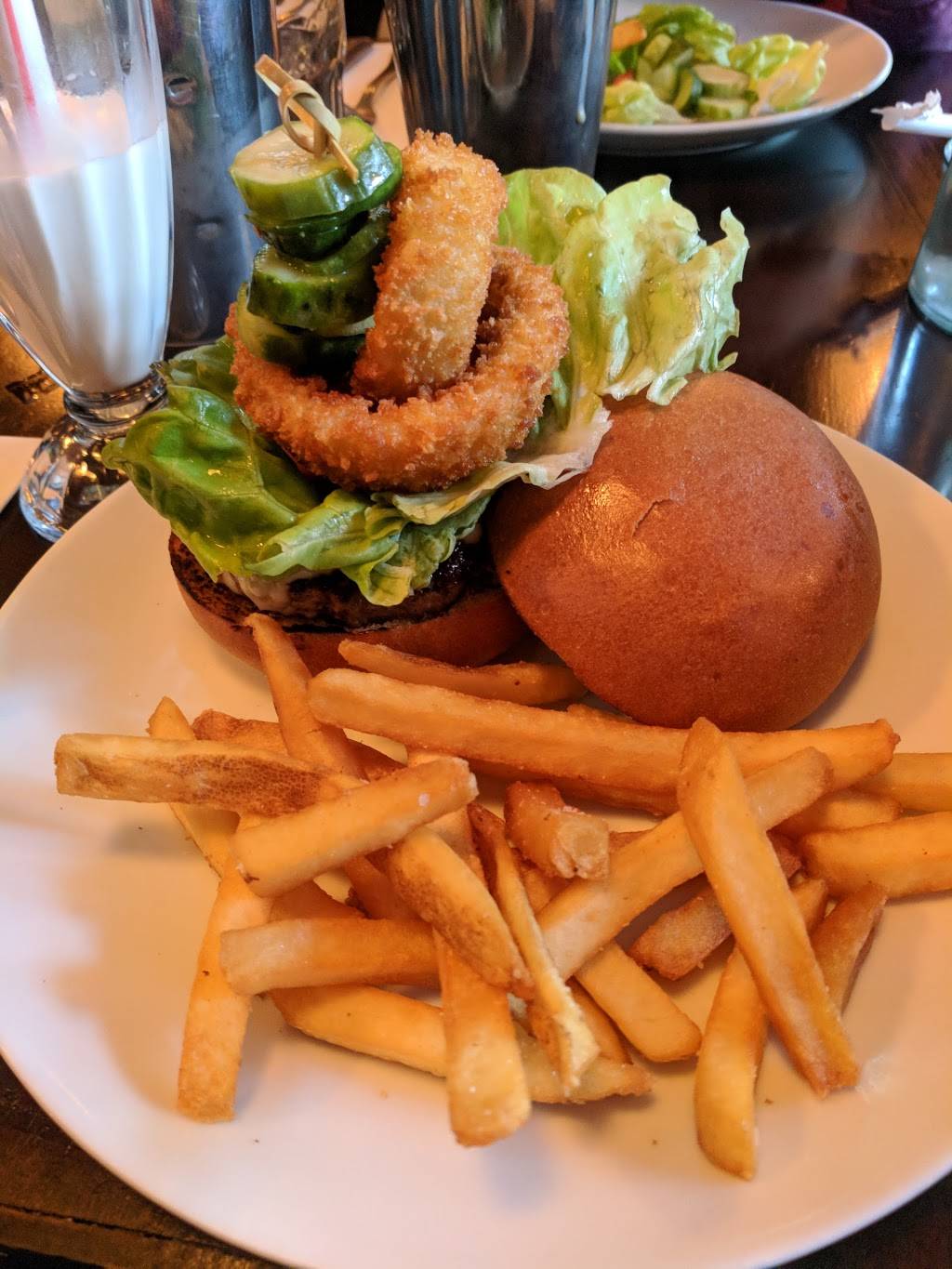 Williamsburger | restaurant | 373 Graham Ave, Brooklyn, NY 11211, USA | 9179091742 OR +1 917-909-1742