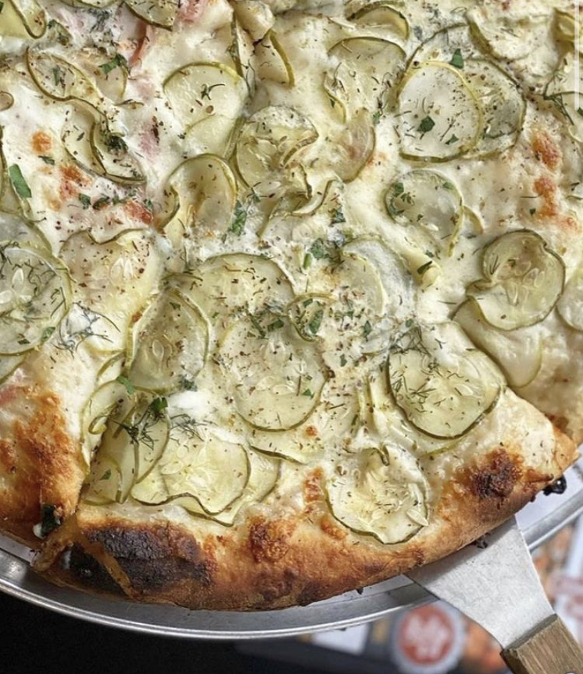 Bobs Pizza | West Loop | restaurant | 838 W Kinzie St, Chicago, IL 60642, USA | 3126679110 OR +1 312-667-9110