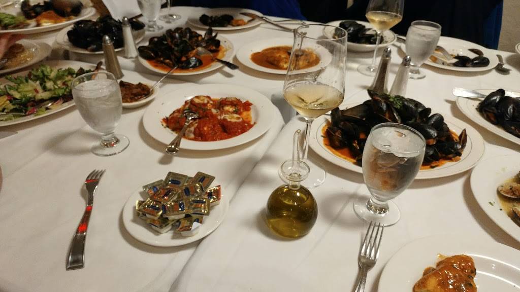 Ninos | restaurant | 1110 Hylan Blvd, Staten Island, NY 10305, USA | 7184483838 OR +1 718-448-3838