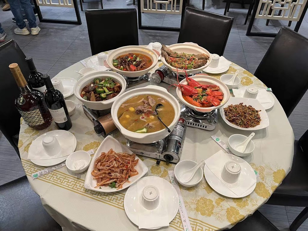 HUNAN BISTRO湘岳阁 | restaurant | 2414 S Wentworth Ave, Chicago, IL 60616, USA | 3128775295 OR +1 312-877-5295