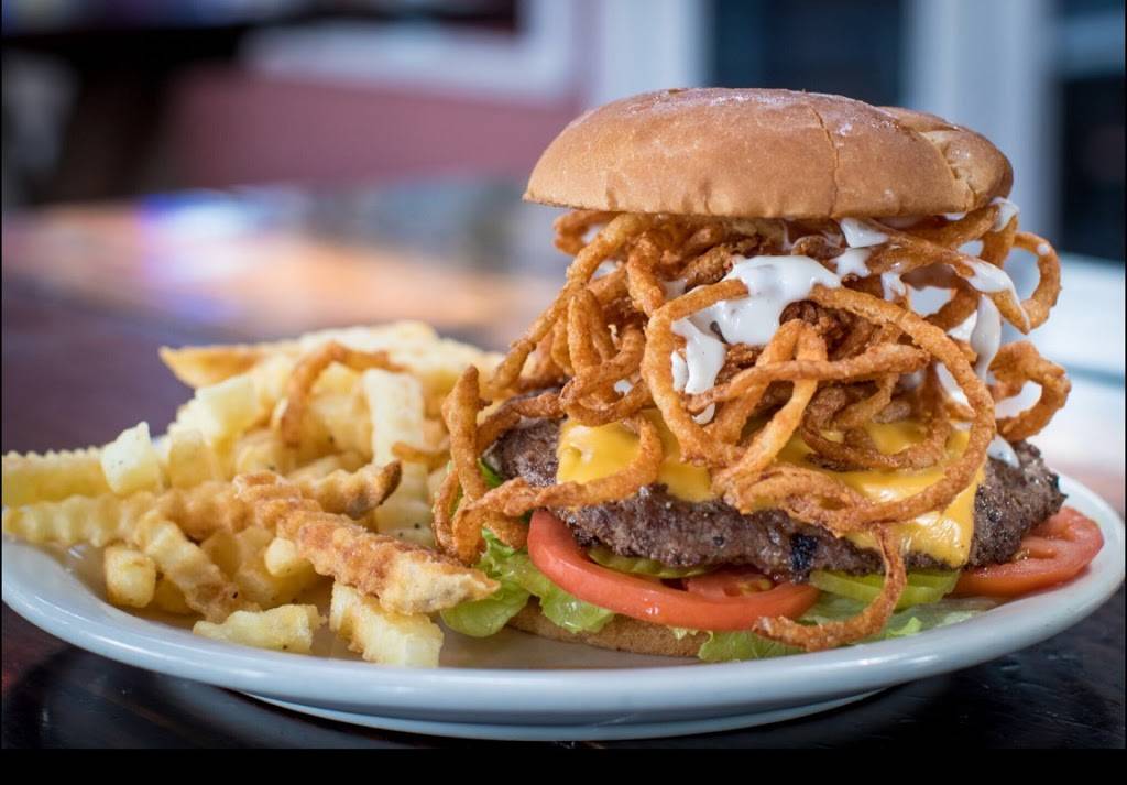 Trailboss Burgers | restaurant | 140 E Exchange Ave, Fort Worth, TX 76164, USA | 8176251070 OR +1 817-625-1070
