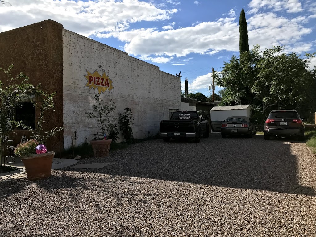 Velvet Elvis Pizza Company | restaurant | 292 Naugle Ave, Patagonia, AZ 85624, USA | 5203940069 OR +1 520-394-0069