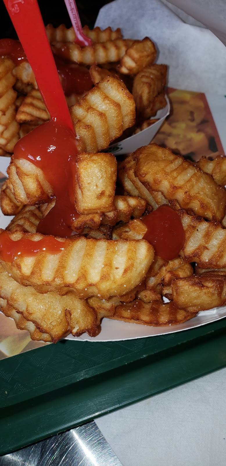 Nathans Famous Hot Dogs | restaurant | 25 Flatbush Ave, Brooklyn, NY 11217, USA | 7187973803 OR +1 718-797-3803